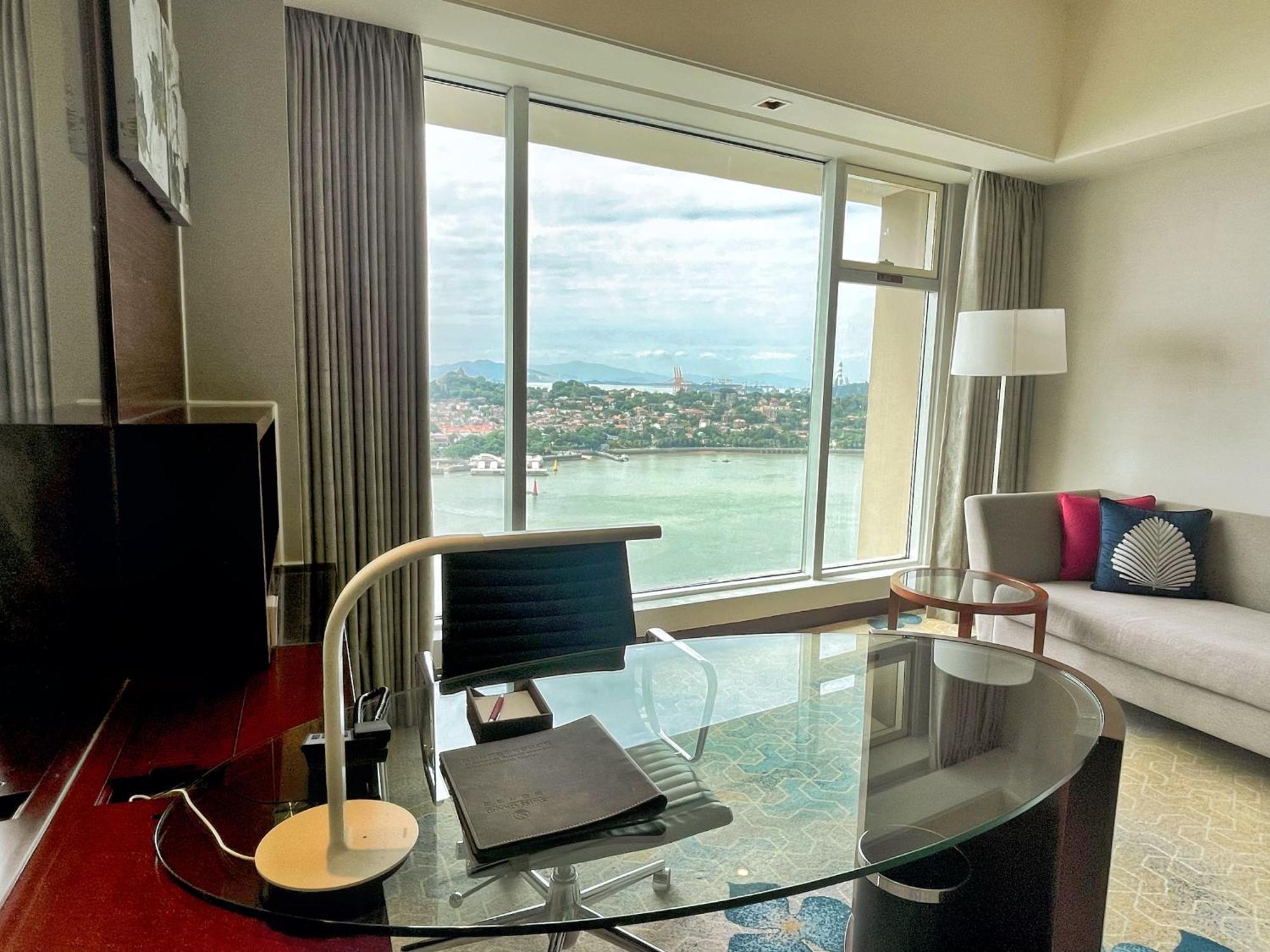 Swiss Grand Xiamen-Harbour View Hotell Exteriör bild