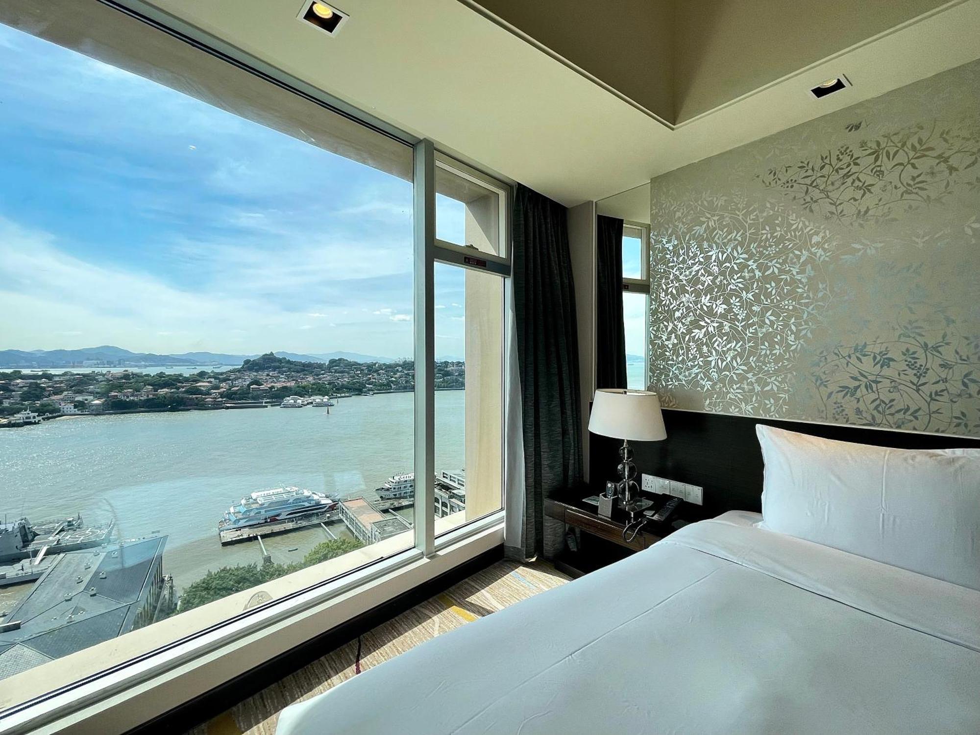 Swiss Grand Xiamen-Harbour View Hotell Exteriör bild
